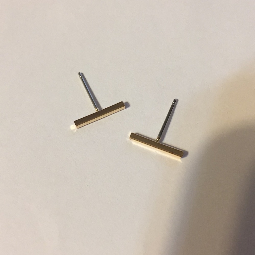 Gold tone bar earrings